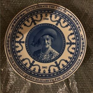 Commemorative Queen Elizabeth Plate